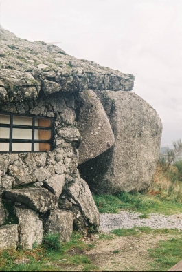 Casa do Penedo PIONIRA
